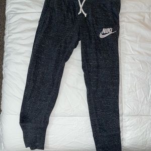 XS Nike 3-4 length heather grey jogger Leggings